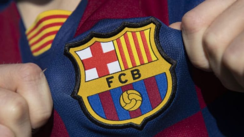 Barcelona vë në shitje tre lojtarë