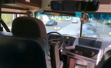 Ekspertët e komunikacionit: Shoferët që transportojnë udhëtarë duhet të bëjnë gjumë të rehatshëm larg kabinës së automjetit