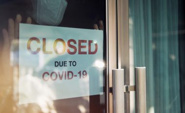 Pandemia COVID-19 mbylli 22 milionë vende pune