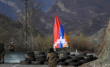 Armenia thotë se tre ushtarë të saj u vranë nga forcat azerbajxhanase