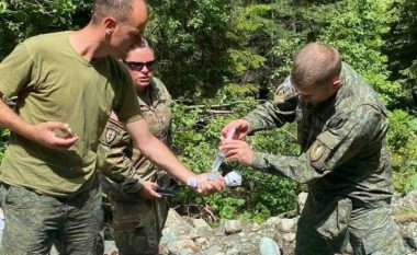 Ushtarët amerikanë ndihmojnë FSK-në për situatën në Deçan