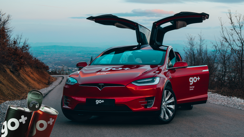 Pija energjike GO+ me datën 15 gusht dhuron preminë kryesore Tesla Model X