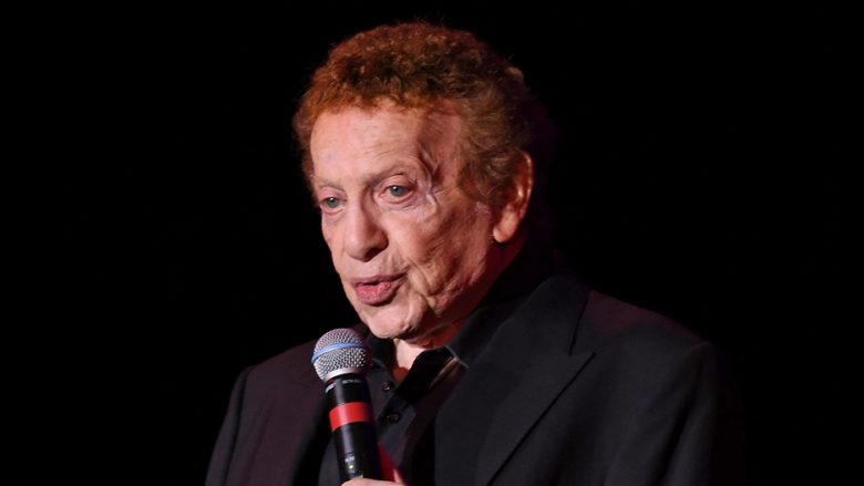 Ndahet nga jeta komiku Jackie Mason, i njohur për huazimin e zërit në “The Simpsons”