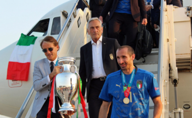 Nuk ka paradë për skuadrën e Italisë pas finales së Euro 2020