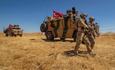 Vriten dy ushtarë turq në Siri