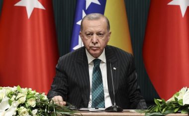 Erdogan citon të ndjerin Alija Izetbegoviq, derisa flet për gjenocidin në Srebrenicë