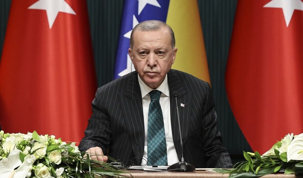 Erdogan citon të ndjerin Alija Izetbegoviq, derisa flet për gjenocidin në Srebrenicë