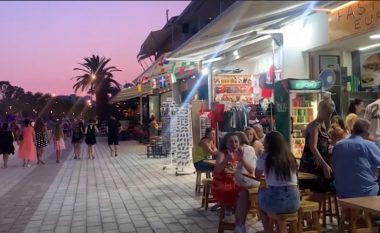 Çmimet e “kripura” në bregdet: Shqiptarët ankohen, turistët e huaj të kënaqur