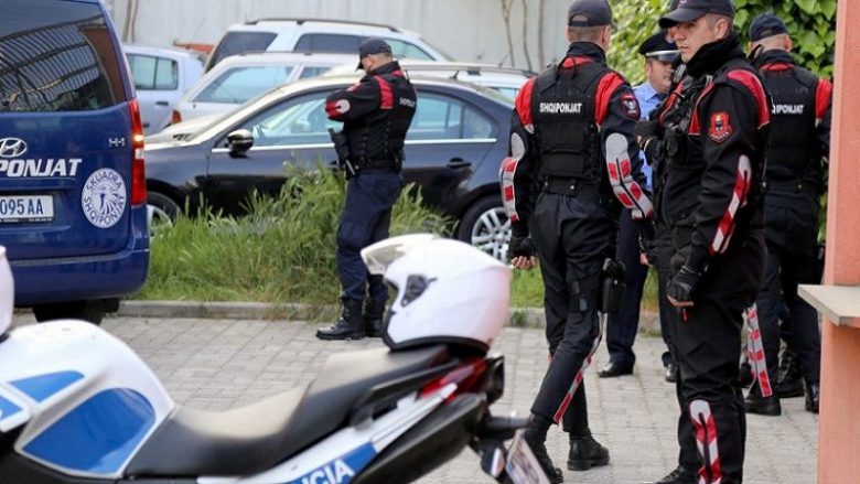Kërcënohet drejtori i Sigurimeve Shoqërore në Krujë, gjen pakon me tritol në derë të shtëpisë