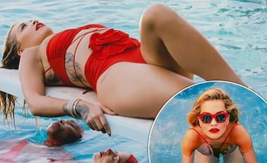 Një ditë larg publikimit të këngës së re, Rita Ora vazhdon të publikojë imazhe joshëse me bikini nga xhirimet e klipit