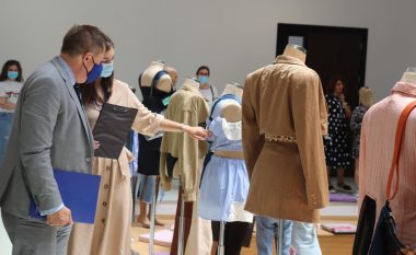 Fillon projekti “SEREC” në Pejë, qytetarët mund të  kontribuojnë duke dhuruar rrobat e përdorura