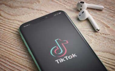 TikTok heq gati 62 milionë video për shkelje të rregullave