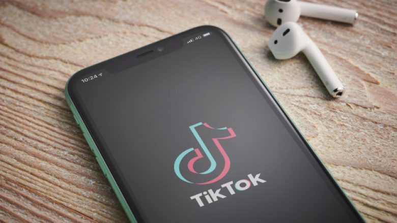 TikTok heq gati 62 milionë video për shkelje të rregullave