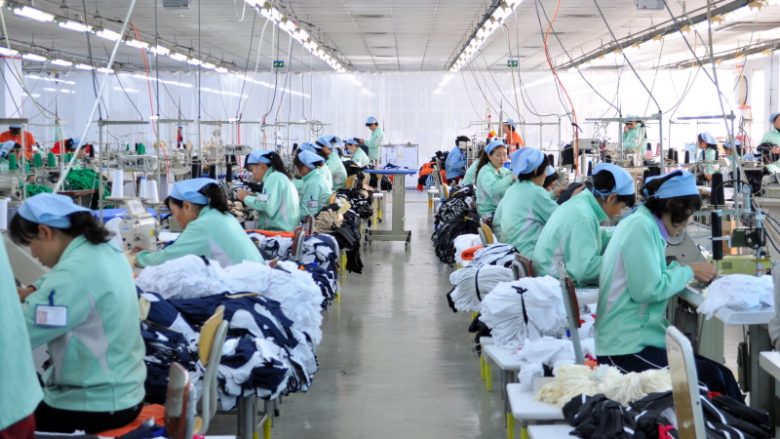 ILO: Burrat do të rifitojnë më shumë vende pune sesa gratë gjatë rimëkëmbjes nga pandemia COVID-19
