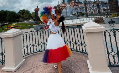 Në ditëlindjen e tretë, Xhensila dhe Besi befasojnë të bijën me një udhëtim në ‘Disney’