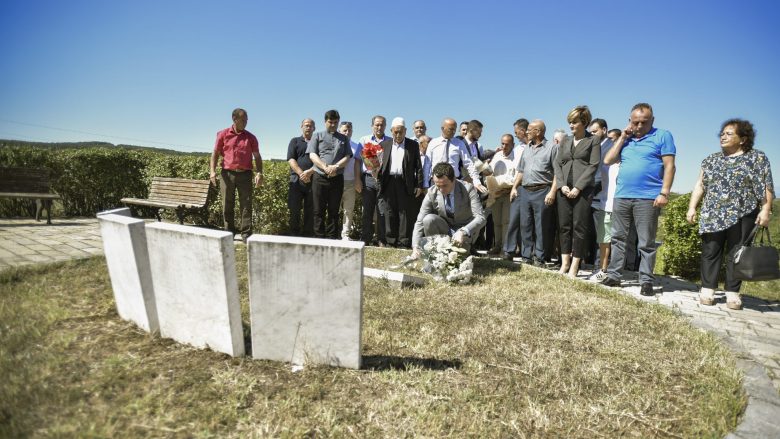 Kurti nderon të rënët e familjes Lleshi: Dëshmorët janë shkëmbi ku mbështetet i palëkundshëm projekti jonë i nisur me Lidhjen e Prizrenit