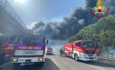 Qindra vatra zjarresh në Itali, lëndohen pesë persona në Peskara – 800 persona evakuohen nga shtëpitë e tyre