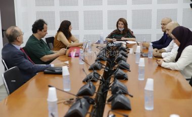 Përplasje në Komisionin për Shëndetësi, Haxhiu tërhiqet nga kryesimi i grupit punues për ligjin anti-COVID