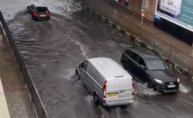 Britani, sërish përmbytje nga shirat e rrëmbyeshëm