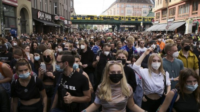 Protesta të dhunshme në Berlin – lëndohen katër policë dhe 50 persona