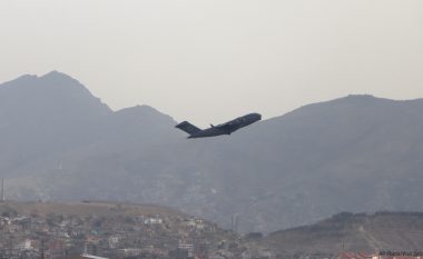 Shtetet e Bashkuara përfundojnë tërheqjen e trupave nga Afganistani, aeroplanët e fundit u ngritën në ajër një minutë para mesnate në Kabul