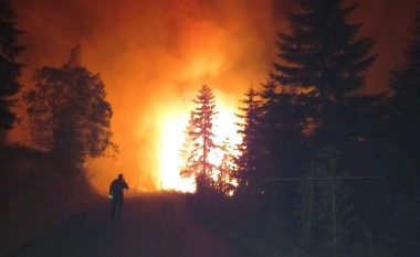 Pamje nga situata alarmuese me zjarre në Rugovë – evakuohen banorët