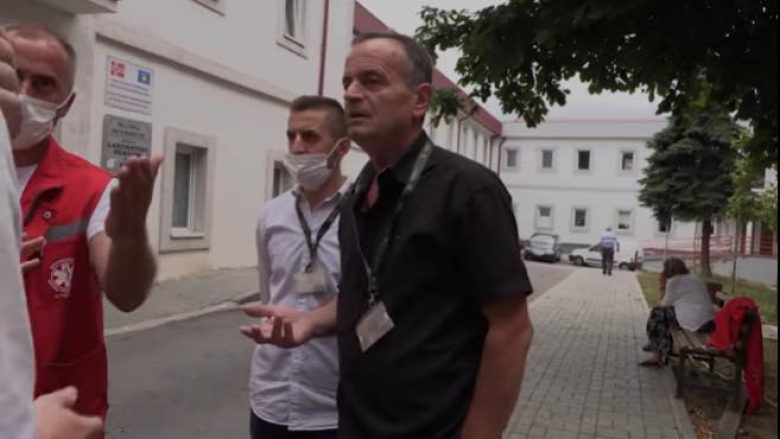 AGK-ja dënon pengimin në punë të gazetares e kameramanit në Spitalin Rajonal të Mitrovicës