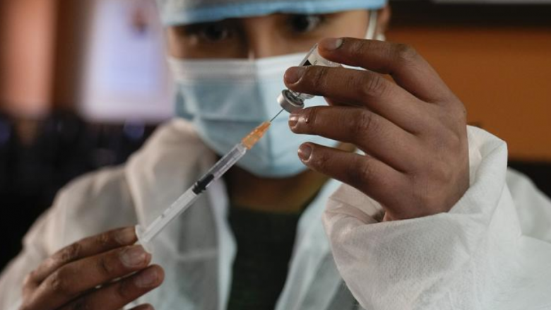 OBSH bën thirrje për shtyrjen e aplikimit të dozave përforcuese, për të përshpejtuar vaksinimin në vendet më të varfra