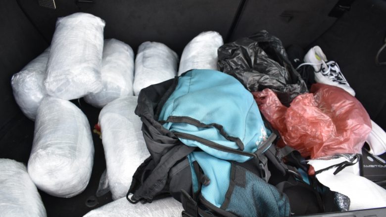 Konfiskohen 10 kg substancë narkotike dhe arrestohet një person
