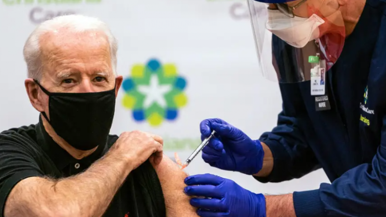 SHBA-ja ka vaksinuar gjysmën e popullsisë kundër COVID-19, gati tetë muaj pasi u miratua vaksina e parë për përdorim emergjent