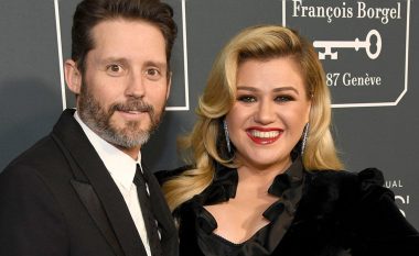 Mes divorcit nga bashkëshorti, Kelly Clarkson kërkon t’i rikthehet mbiemri i saj
