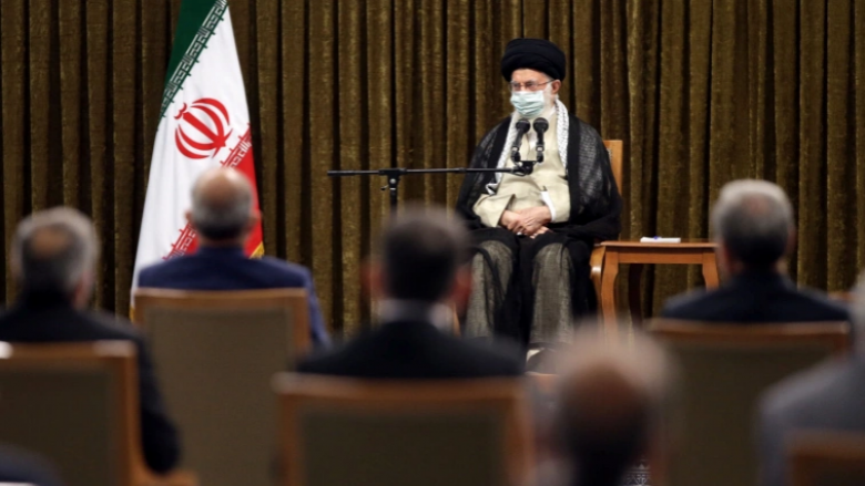 “Asnjë ndryshim nga Trump”: Khamenei i Iranit kritikon Bidenin për marrëveshjen bërthamore