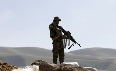 Forca anti-Taleban rimarrin tre distrikte veriore në Afganistan