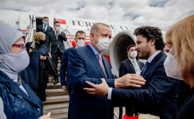 Erdogan viziton Malin e Zi, takohet me Gjukanoviqin dhe Abazoviqin