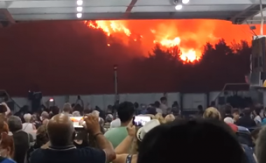 Katastrofa me zjarret në Greqi: Numri i të vdekurve po rritet, publikohet një video tmerruese nga trageti