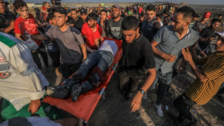 Dhjetëra palestinezë të lënduar pasi Izraeli sulmoi Gazan