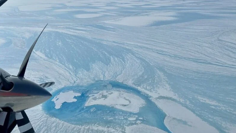 Shkencëtarët nga aeroplani regjistruan një shkrirje ekstreme shqetësuese të akullit në Grenlandë
