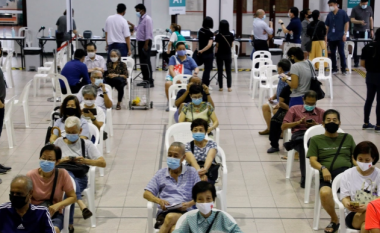 Singapori vaksinoi me dy doza 80 për qind të popullsisë kundër COVID-19
