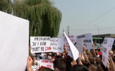 Protestohet në Ferizaj pas vrasjes së 18-vjeçares, kërkohet dënim maksimal për Dardan Krivaqën