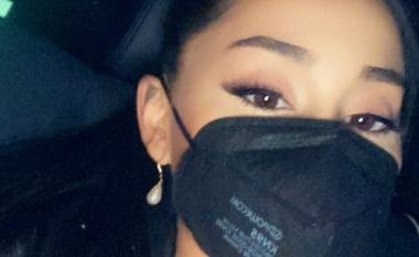 Ariana Grande konfirmon se ka marrë vaksinën antiCOVID dhe u bën thirrje fansave që të vaksinohen