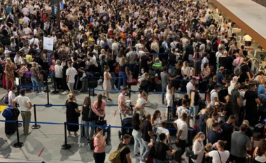 Sindikata fajëson menaxhmentin e Aeroportit “Adem Jashari” për tollovinë e shkaktuar në terminal