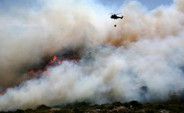 Holanda pritet të nisë 4 helikopterë në ndihmë të Shqipërisë për zjarret