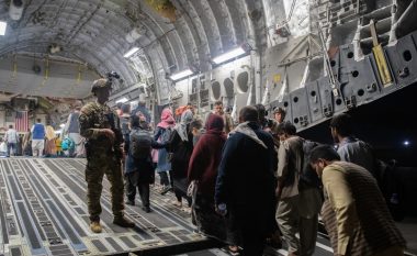 Përveç refugjatëve që vijnë direkt nga Afganistani, Qeveria do t’i ofrojë mbrojtje edhe atyre që vijnë nga ShBA