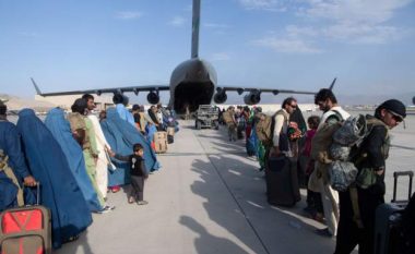 Britania e Madhe vazhdon përpjekjet e evakuimit në aeroportin e Kabulit