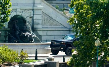 Dorëzohet personi që kishte një bombë në automjetin e parkuar pran Kongresit amerikan