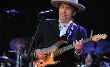 Bob Dylan akuzohet për abuzim seksual me një 12 vjeçare në vitin 1965