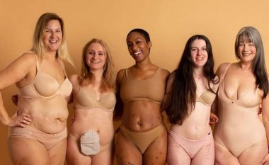 Pesë gra zhvishen për të treguar se trupat ‘e papërsosur’ nuk janë asgjë për t’u turpëruar