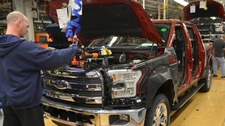 Ford do të shkurtojë prodhimin e F-150 për shkak të mungesës së “mikroçipëve”