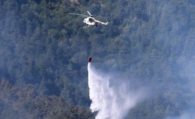 Dy helikopterë do ta shuajnë zjarrin te fshatrat Raoviq dhe Bukoviq