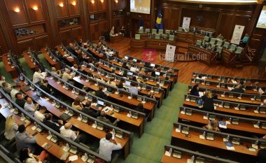 Kuvendi në seancë të jashtëzakonshme, pas presionit për të lejuar referendumin e Serbisë në Kosovë